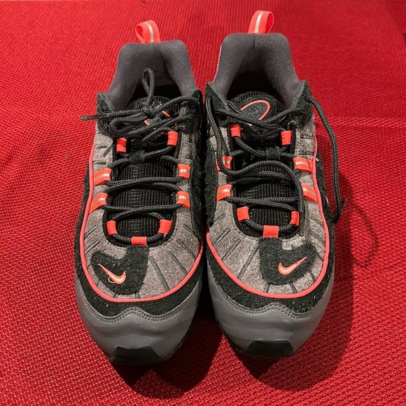 Nike Air Max 97’s Size 9.5 Color Grey and Red - Picture 1 of 4